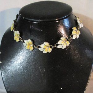 VTGGold Tone Yellow and White Leaf Collar Necklace